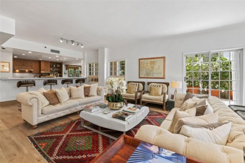 Снять в аренду кондоминиум в Майами-Бич, Флорида 3 спальни, 254.92м2, № 2060980 - фото 21