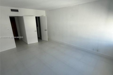 Copropriété à louer à Miami Beach, Floride: 1 chambre, 77.76 m2 № 1976703 - photo 3