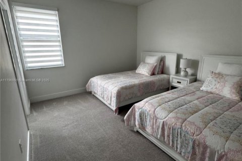 House in Miramar, Florida 5 bedrooms, 314.1 sq.m. № 1959770 - photo 29