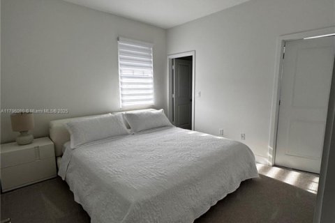 House in Miramar, Florida 5 bedrooms, 314.1 sq.m. № 1959770 - photo 25