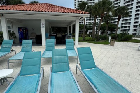 Снять в аренду квартиру в Авентура, Флорида 2 спальни, 98.66м2, № 1946550 - фото 8
