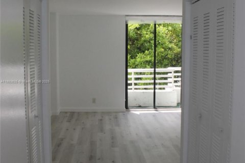 Снять в аренду квартиру в Авентура, Флорида 2 спальни, 98.66м2, № 1946550 - фото 23