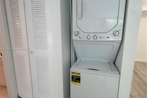 Снять в аренду квартиру в Авентура, Флорида 2 спальни, 98.66м2, № 1946550 - фото 15