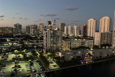 Copropriété à vendre à Sunny Isles Beach, Floride: 2 chambres, 125.42 m2 № 1727839 - photo 22