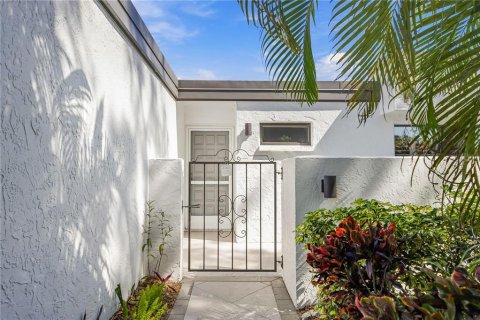 Villa ou maison à vendre à Sarasota, Floride: 2 chambres, 140.38 m2 № 2430902 - photo 3