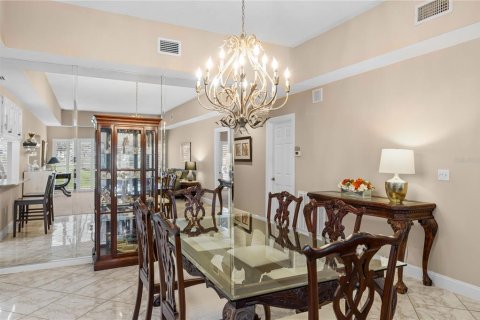 Villa ou maison à vendre à Sarasota, Floride: 2 chambres, 140.38 m2 № 2430902 - photo 6