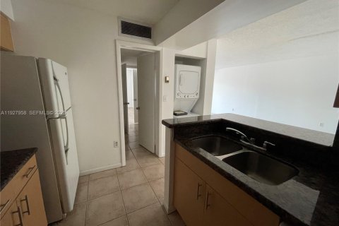 Снять в аренду кондоминиум в Майами, Флорида 1 спальня, 62.8м2, № 1988168 - фото 3