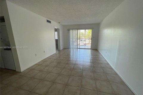 Снять в аренду кондоминиум в Майами, Флорида 1 спальня, 62.8м2, № 1988168 - фото 4