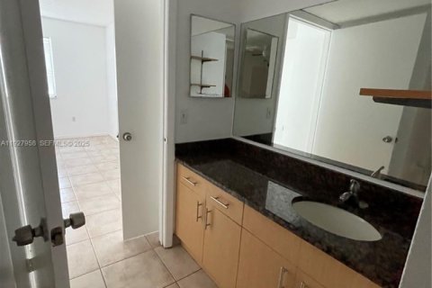 Снять в аренду кондоминиум в Майами, Флорида 1 спальня, 62.8м2, № 1988168 - фото 6