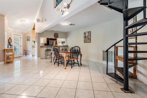 Casa en venta en New Port Richey, Florida, 3 dormitorios, 232.07 m2 № 1919770 - foto 16