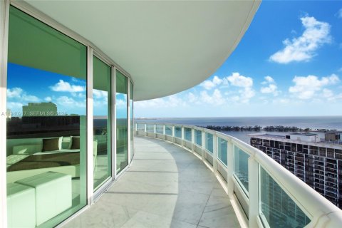 Condominio en alquiler en Miami, Florida, 4 dormitorios, 532.33 m2 № 2088600 - foto 26