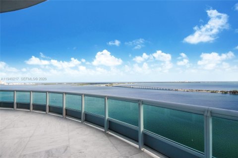 Condominio en alquiler en Miami, Florida, 4 dormitorios, 532.33 m2 № 2088600 - foto 30
