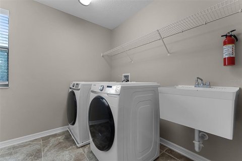 Villa ou maison à vendre à Orlando, Floride: 3 chambres, 227.33 m2 № 1900085 - photo 29