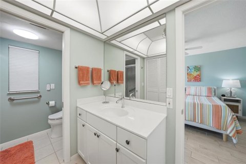Copropriété à vendre à Punta Gorda, Floride: 2 chambres, 146.88 m2 № 2234263 - photo 18