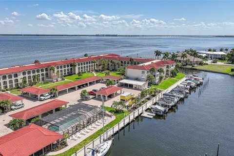 Copropriété à vendre à Punta Gorda, Floride: 2 chambres, 146.88 m2 № 2234263 - photo 30