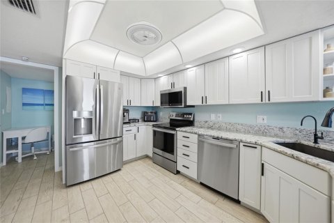 Copropriété à vendre à Punta Gorda, Floride: 2 chambres, 146.88 m2 № 2234263 - photo 10