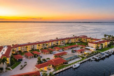 Condominio en Punta Gorda, Florida, 2 dormitorios № 2234263
