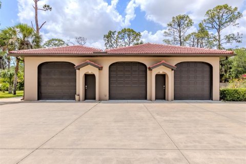 Villa ou maison à vendre à North Port, Floride: 3 chambres, 276.11 m2 № 1778967 - photo 13
