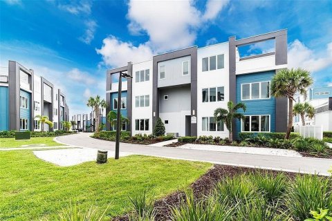 Condo in Four Corners, Florida, 3 bedrooms  № 1765370 - photo 1