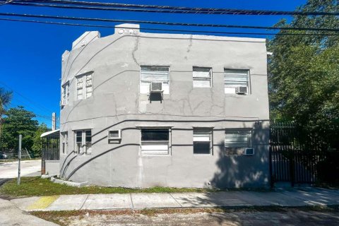 Propiedad comercial en venta en Miami, Florida, 200.95 m2 № 2192942 - foto 9