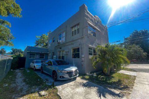 Propiedad comercial en venta en Miami, Florida, 200.95 m2 № 2192942 - foto 11
