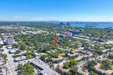 Propiedad comercial en venta en Miami, Florida, 200.95 m2 № 2192942 - foto 2