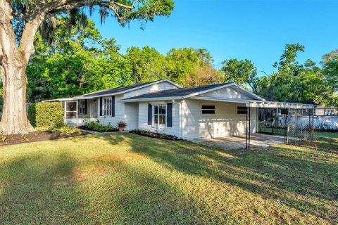 House in Lakeland, Florida 3 bedrooms, 118.73 sq.m. № 2210871 - photo 2