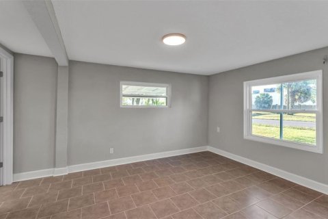 House in Lakeland, Florida 3 bedrooms, 118.73 sq.m. № 2210871 - photo 18