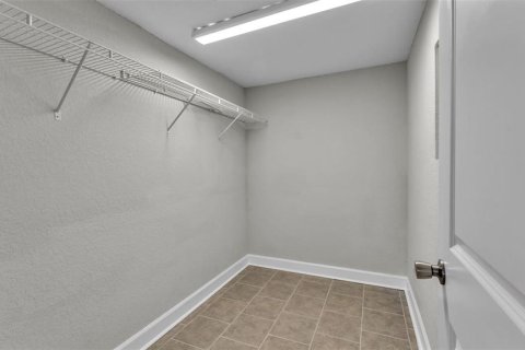 House in Lakeland, Florida 3 bedrooms, 118.73 sq.m. № 2210871 - photo 20