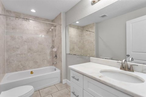House in Lakeland, Florida 3 bedrooms, 118.73 sq.m. № 2210871 - photo 25