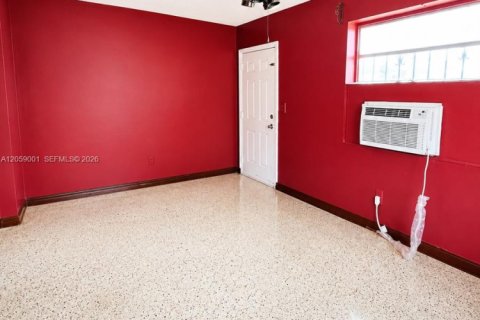 Villa ou maison à louer à Miami, Floride: 2 chambres, 73.02 m2 № 2169132 - photo 5