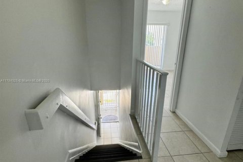 Condo in Hialeah, Florida, 2 bedrooms  № 1712288 - photo 26