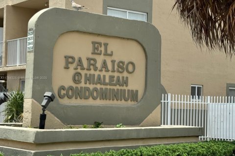 Condo in Hialeah, Florida, 2 bedrooms  № 1712288 - photo 30