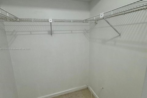 Condo in Hialeah, Florida, 2 bedrooms  № 1712288 - photo 15
