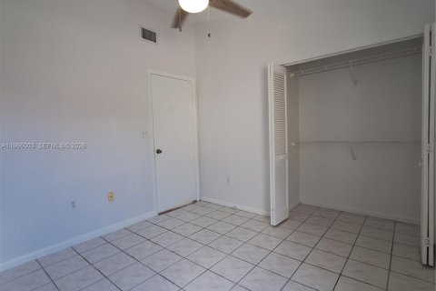 Townhouse in Homestead, Florida 2 bedrooms, 88.35 sq.m. № 2032028 - photo 13