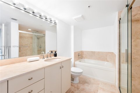 Condo in Miami, Florida, 1 bedroom № 2313779 - photo 15