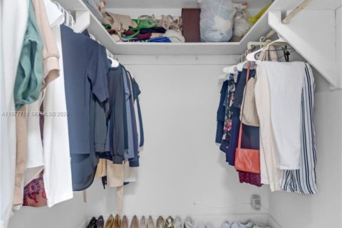 Condo in Miami Beach, Florida  № 2041743 - photo 20