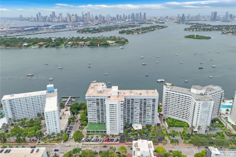 Studio in the Condo in Miami Beach, Florida  № 2041743