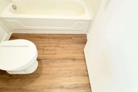 Снять в аренду кондоминиум в Уэст-Палм-Бич, Флорида 2 спальни, 84.91м2, № 1966732 - фото 19