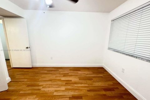 Снять в аренду кондоминиум в Уэст-Палм-Бич, Флорида 2 спальни, 84.91м2, № 1966732 - фото 15