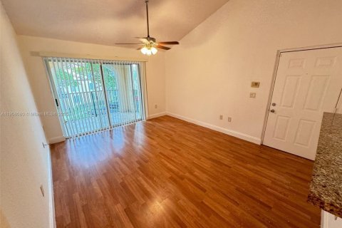 Снять в аренду кондоминиум в Уэст-Палм-Бич, Флорида 2 спальни, 84.91м2, № 1966732 - фото 4