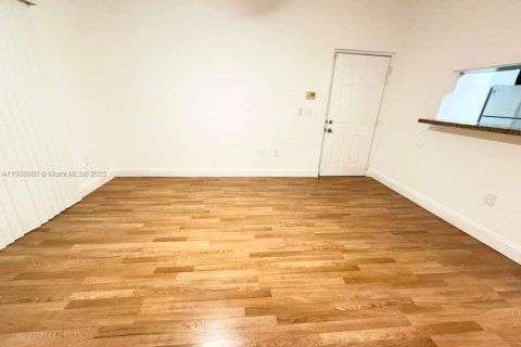 Снять в аренду кондоминиум в Уэст-Палм-Бич, Флорида 2 спальни, 84.91м2, № 1966732 - фото 5