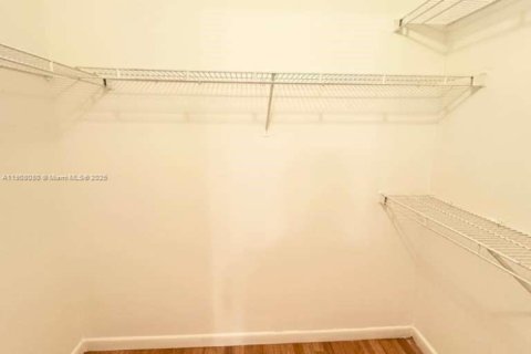 Снять в аренду кондоминиум в Уэст-Палм-Бич, Флорида 2 спальни, 84.91м2, № 1966732 - фото 12