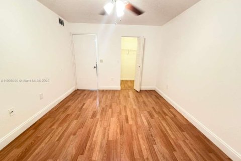 Снять в аренду кондоминиум в Уэст-Палм-Бич, Флорида 2 спальни, 84.91м2, № 1966732 - фото 7