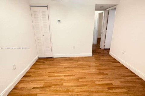 Снять в аренду кондоминиум в Уэст-Палм-Бич, Флорида 2 спальни, 84.91м2, № 1966732 - фото 16