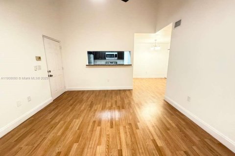 Снять в аренду кондоминиум в Уэст-Палм-Бич, Флорида 2 спальни, 84.91м2, № 1966732 - фото 2