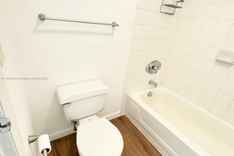 Снять в аренду кондоминиум в Уэст-Палм-Бич, Флорида 2 спальни, 84.91м2, № 1966732 - фото 10