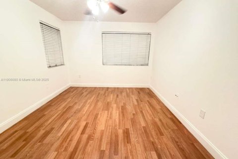 Снять в аренду кондоминиум в Уэст-Палм-Бич, Флорида 2 спальни, 84.91м2, № 1966732 - фото 13