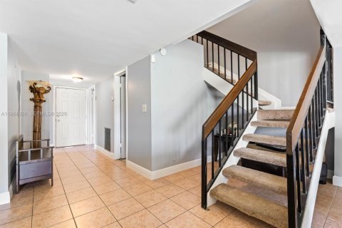 Townhouse in Lauderhill, Florida 3 bedrooms, 190.45 sq.m. № 2026097 - photo 5