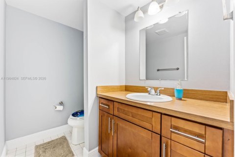 Townhouse in Lauderhill, Florida 3 bedrooms, 190.45 sq.m. № 2026097 - photo 13